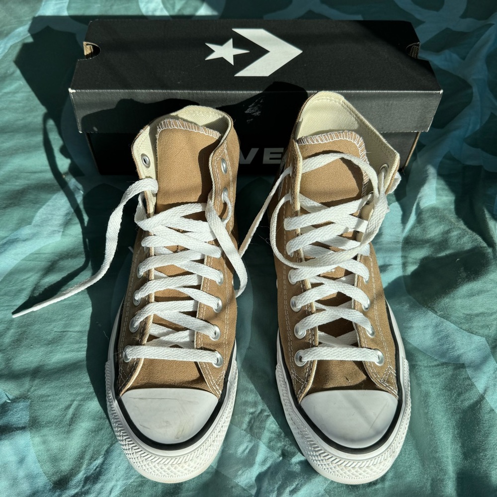 Converse Chuck Taylor All Star High Tops — M 6.5 / W 8.5 — Hot Tea (Seasonal)